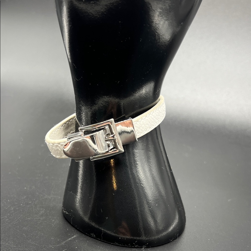 Ralph Lauren Chaps White Leather Silver Buckle Bracelet 7.5”